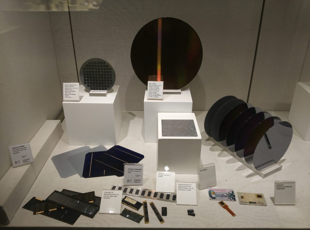 Silicon semiconductor wafers