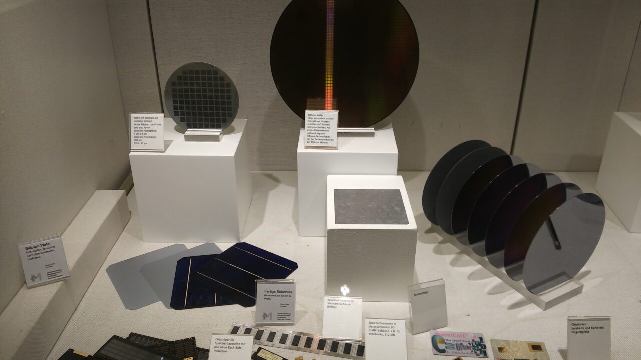 Silicon semiconductor wafers